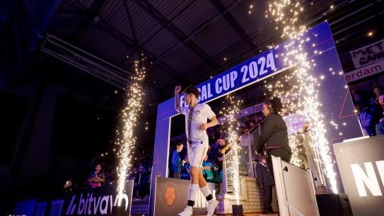 opkomst van de spelers die deelnemen aan KNVB Futsal Cup 2024, klik voor een vergroting